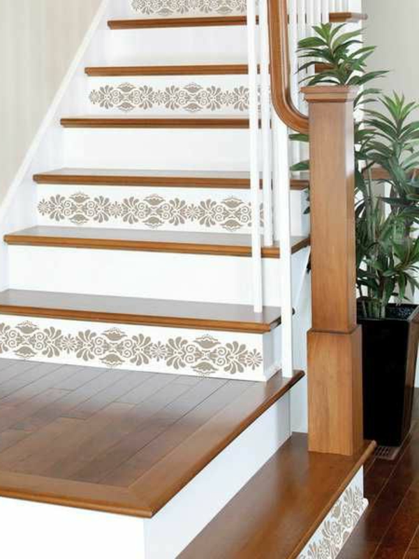 Interessante Deko Elemente für weiße Treppen