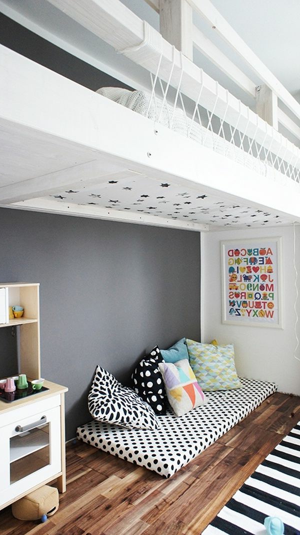 Interessante Innenarchitektur und kreatives Bett Design im weißen Kinderzimmer 