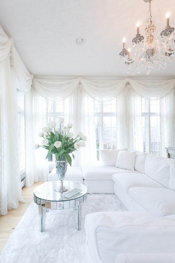 Weiße Elemente im Wohnzimmer für ein elegantes Aussehen