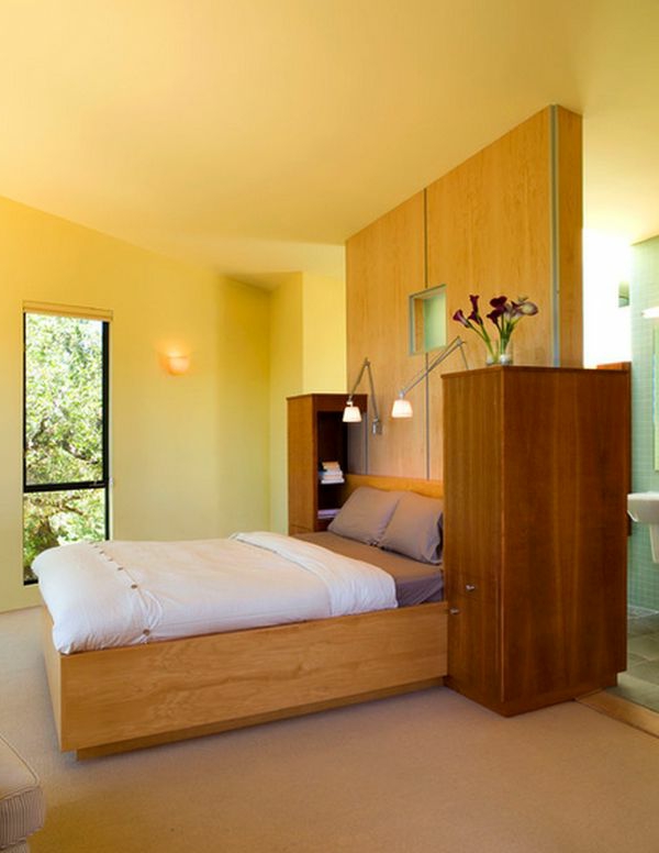 Modernes Design für Bett im Schlafzimmer mit auffälliger Einrichtung