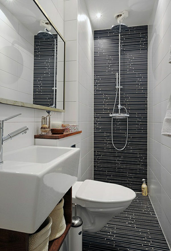 badausstattung - großes spiegel mit einer dusche und wandgestaltung in weiß und schwarz