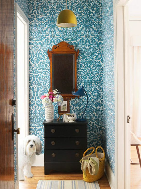 Elegantes Spiegel und Tapeten im Blau-Hausflur Design