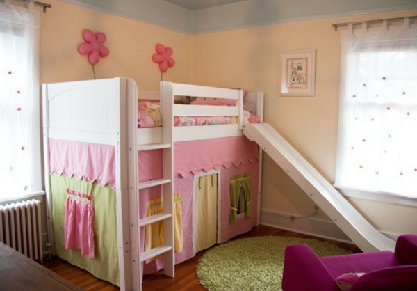 rosige farbe fürs kinderzimmer mit einem hochbett mit rutsche