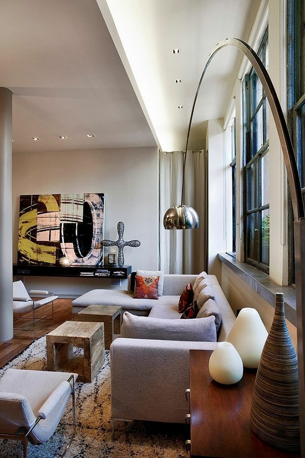 designer wohnzimmer mit schlichter beleuchtung und schönen möbeln 