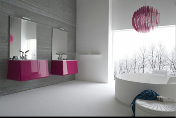 schöne badideen - violette akzente im badezimmer, zwei spiegel und zwei waschbecken