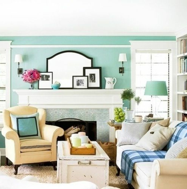 kleines wohnzimmer mit wandgestaltung hell blaue wand