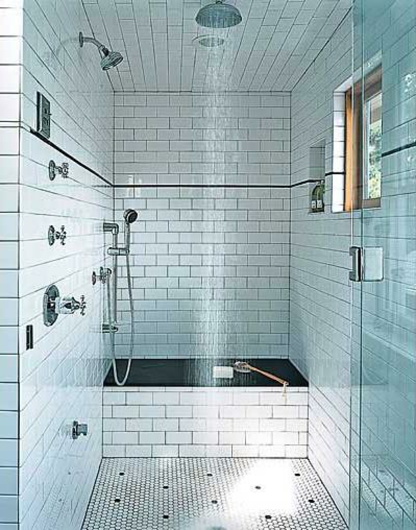badezimmer-mit-weißen-fliesen- duschkabine - moderne bad fliesen ideen