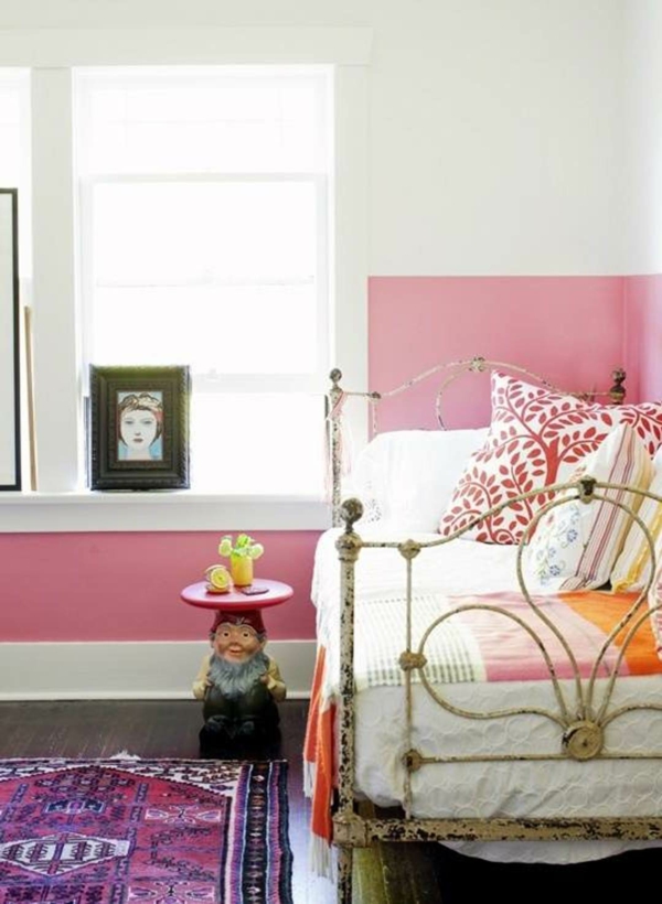 weiße wandfarbe mit einem rosigen akzent fürs schlafzimmer