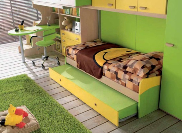 grüne-wandfarbe-fürs-jugendzimmer- grüner teppich