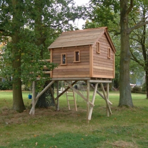 Baumhaus bauen - schaffen Sie einen Ort zum Spielen für Ihre Kinder!