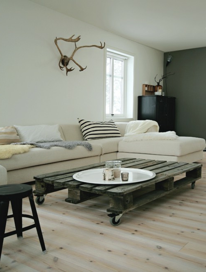 möbel-aus-paletten-sofa-tisch