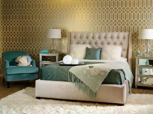 goldene farbe für tapeten im luxus schlafzimmer