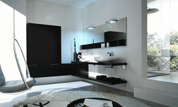 weiß-und-schwarz-badezimmer- schaukel, von der decke hängend