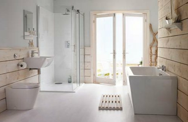 weißes-badezimmer-im-landhausstil- badewanne und duschkabine aus glas