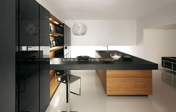 küche-mit-einer-kochinsel-und-spüle-mit-unterschrank- material aus holz und schwarze möbel