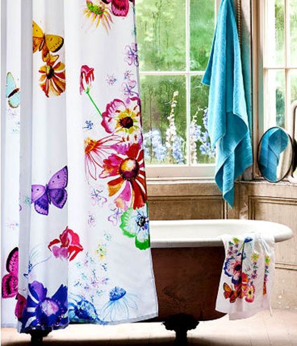 marimekko-deutschland-bunte-farben-duschvorhang - fenster und blaues tuch