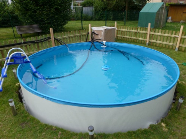 pool-selber-bauen-runde-form - modern gestaltet