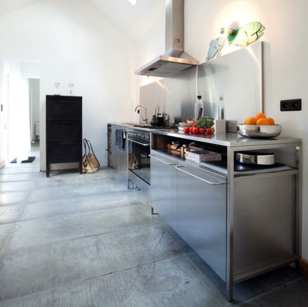 rückwand-küche-edelstahl - moderne küchenarbeitsplatte