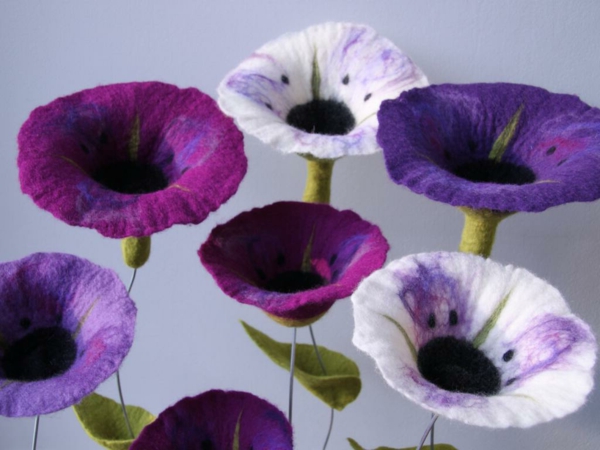 stoffblumen-selber-machen-lila-farbtönungen - moderne bastelideen