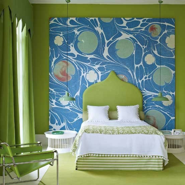 wandfarbe-blau-im-schlafzimmer-mit-grün-kombinieren