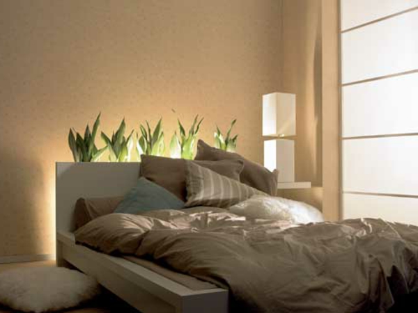 wandfarbe-schlafzimmer-taupe-dekopflanzen