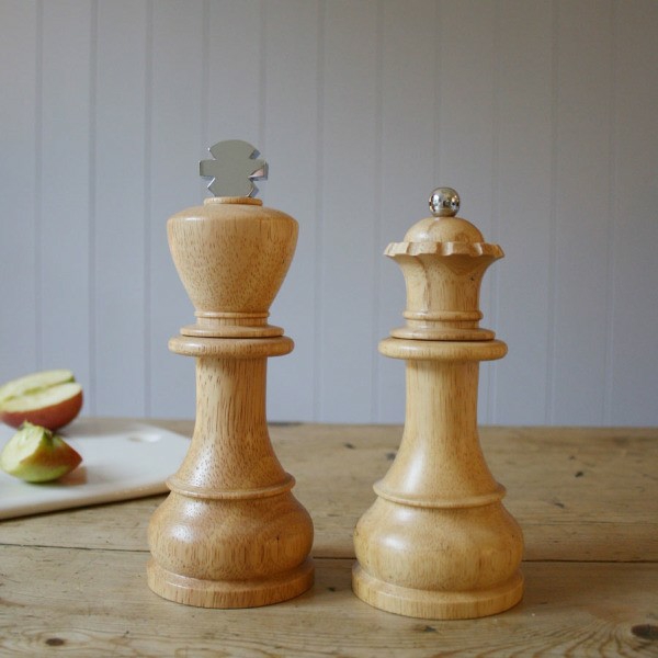 deko-vorschläge-schach-figuren-in-der-küche