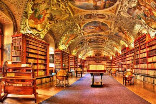 elegante-bibliothek-die-besten-bücher-aller-zeiten-viele reagle