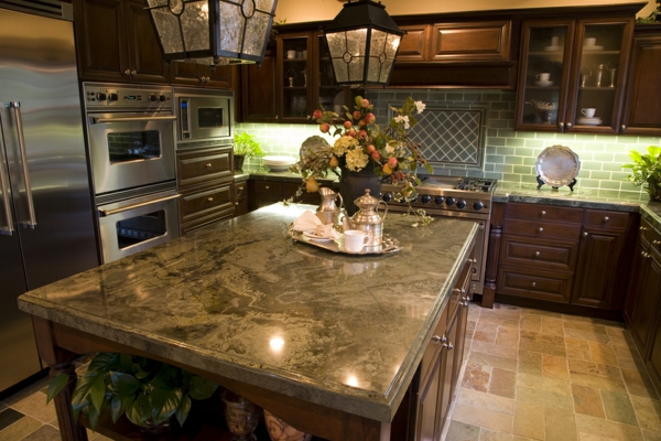 granit-arbeitsplatte-aus-naturstein-für-die-küche-elegante dekoartikel