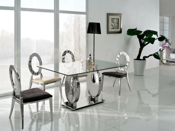 hochtisch-aus-glas-und-stühle-elegante ausstattung