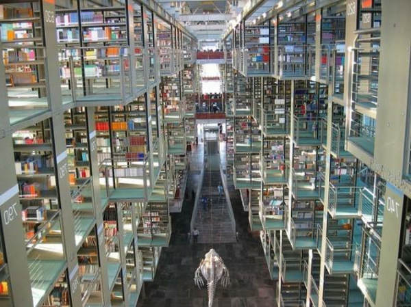 interessante-bibliothek-gestalten-viele etagen