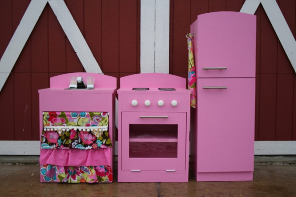 kinderspielküchen-aus-holz-rosa