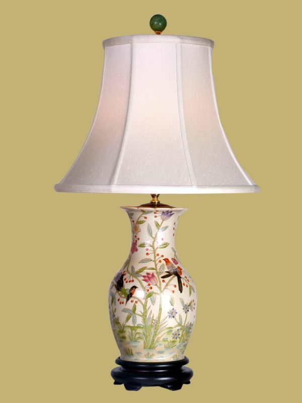 orientalische-lampe-helle-farbe- ockra hintergrund