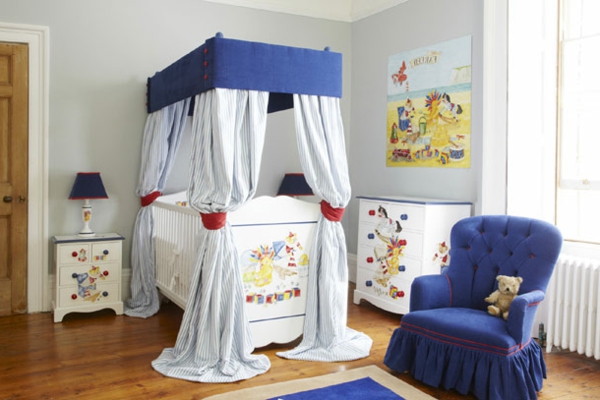 schönes-bett-idee-für-designer-babymöbel-blau und weiß kombinieren