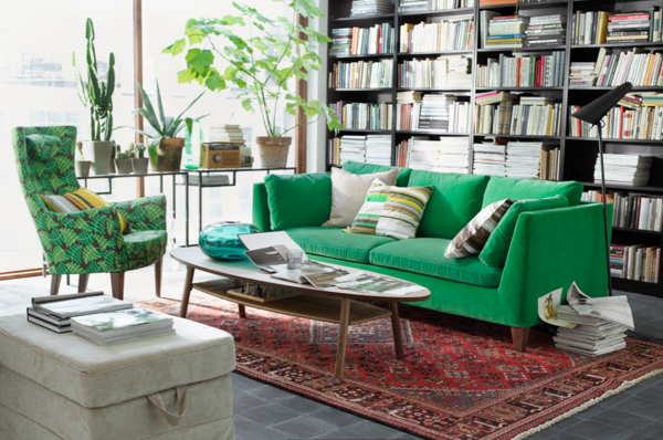sofa-grüne-farbtöne-dunkel