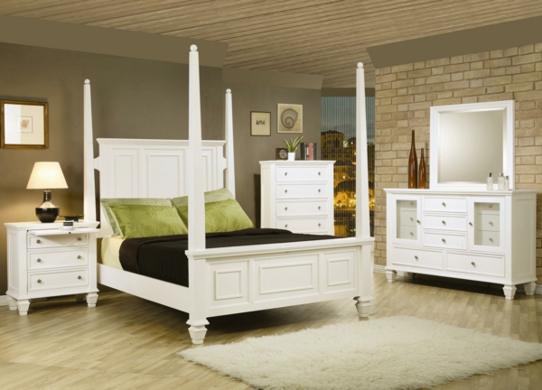 super-schlafzimmer-sets-in-weißer-farbe-weiße bettsäule