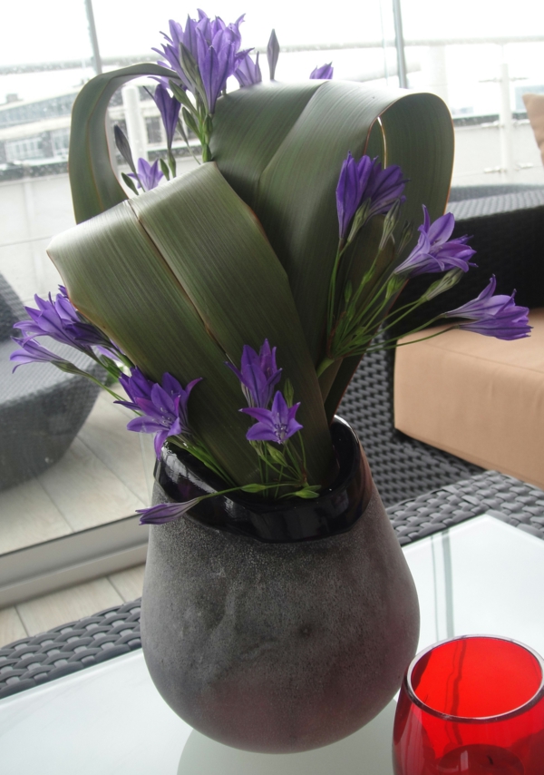 tischdeko-kreativ-basteln-kleine lila blümchen