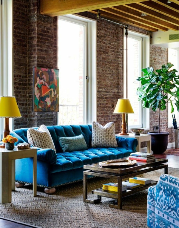 blaue-farbtöne-akzent-deko-sofa