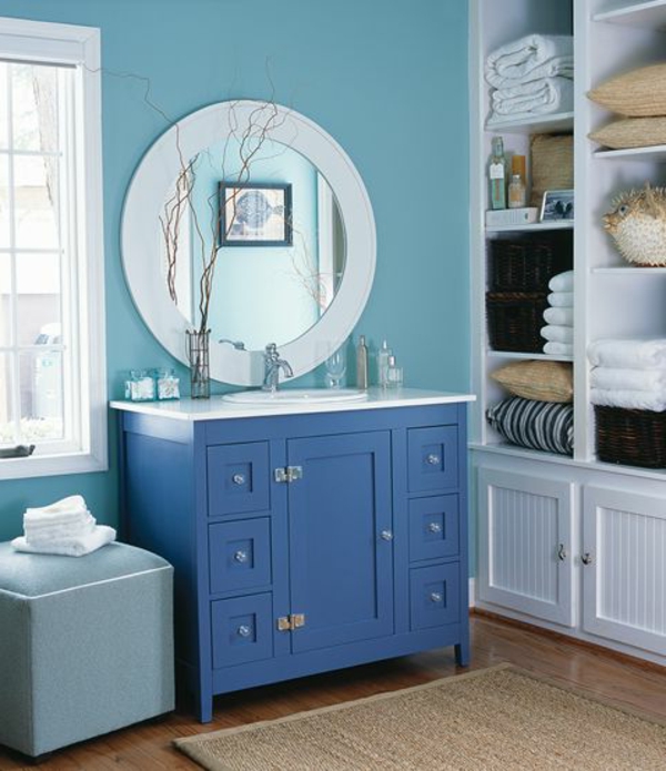 blaue-farbtöne-badezimmer-schrank