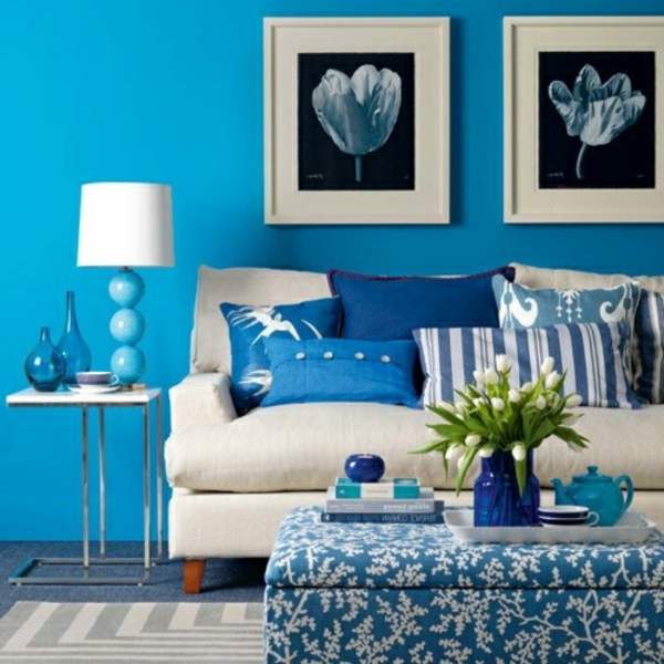 blaue-farbtöne-blaue-wohnzimmer-wandgestaltung