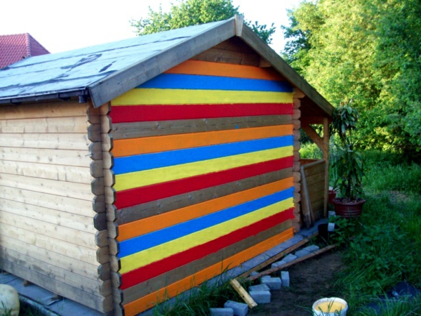 bunte-farben-für-gartenhaus-bretter in vielen farben