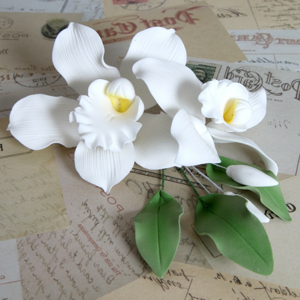 deko-mit-orchideen-kleine-blümchen