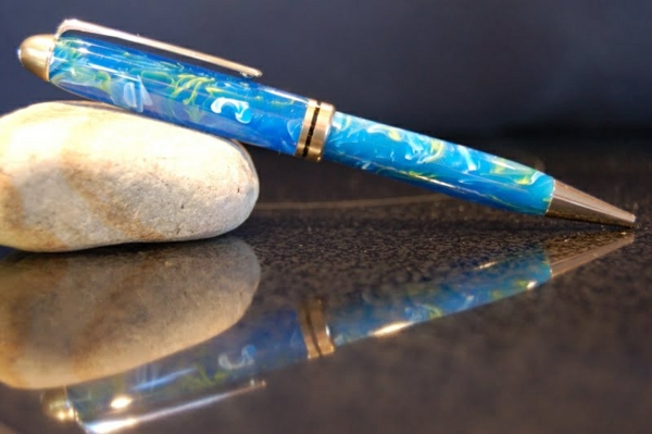 edle-kugelschreiber-in-blauer-farbe-super schönes bild