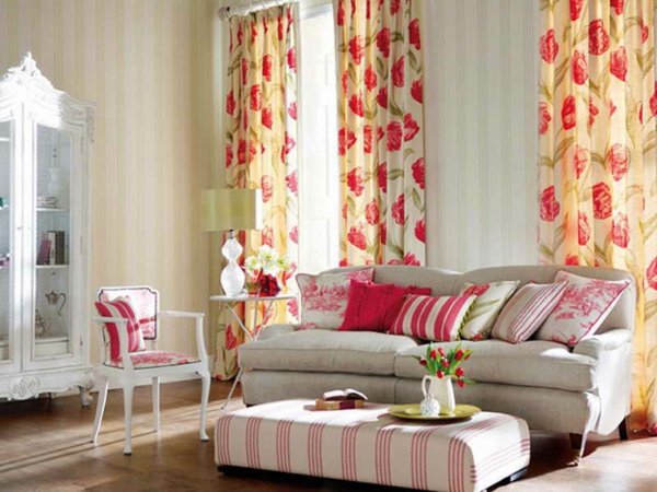 gardinenvorschläg-wohnzimmer-gelb-rosa