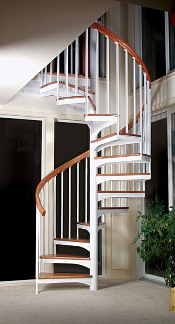 interessante-treppengestaltung-in-weiß- spiraltreppe 