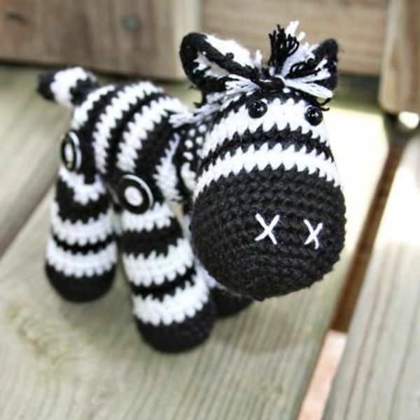 kleine-tiere-hänkeln-zebra-originell-design