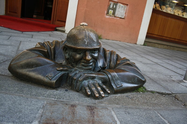 künstler-skulpturen-Bratislava
