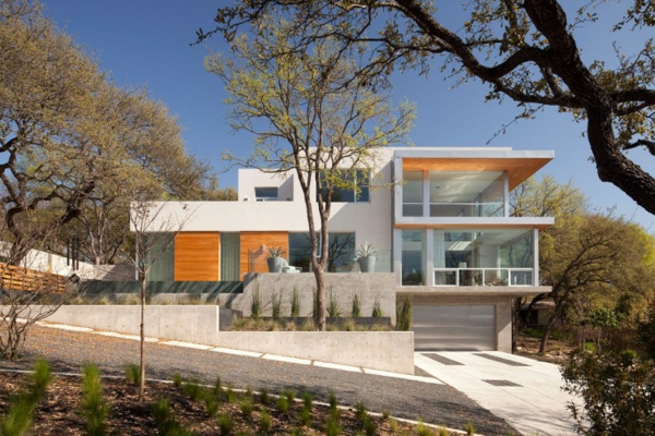 moderne-fassade-für-häuser-orange-elemente- und weiße hauptfarbe