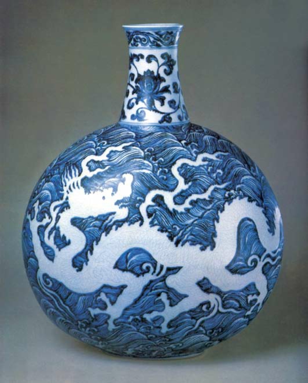 porzellan-in-blau-und-weiß-dekoration