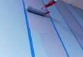 Streifenvorschläge: gestreifte Wände oder Streifentapete in Blau