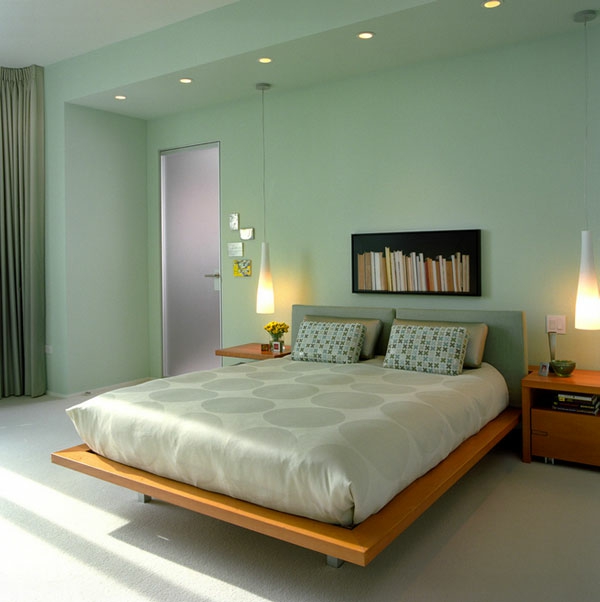 wandfarbe-mintgrün-Cozy-Bedroom-with-Modern-Platform-Bed-Use-Silver-Bedspread